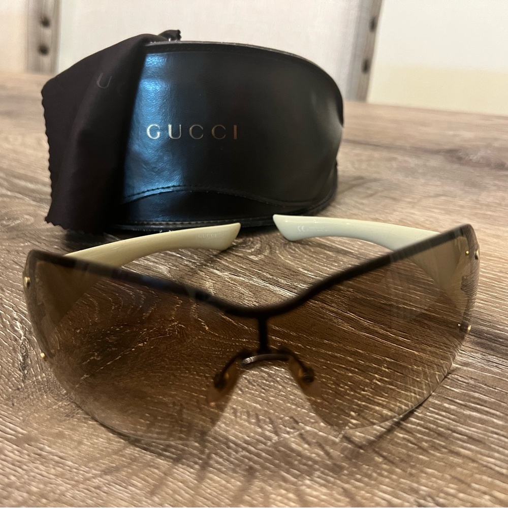 Gucci 1824/s glasses excellent condition with Gucci case and cloth